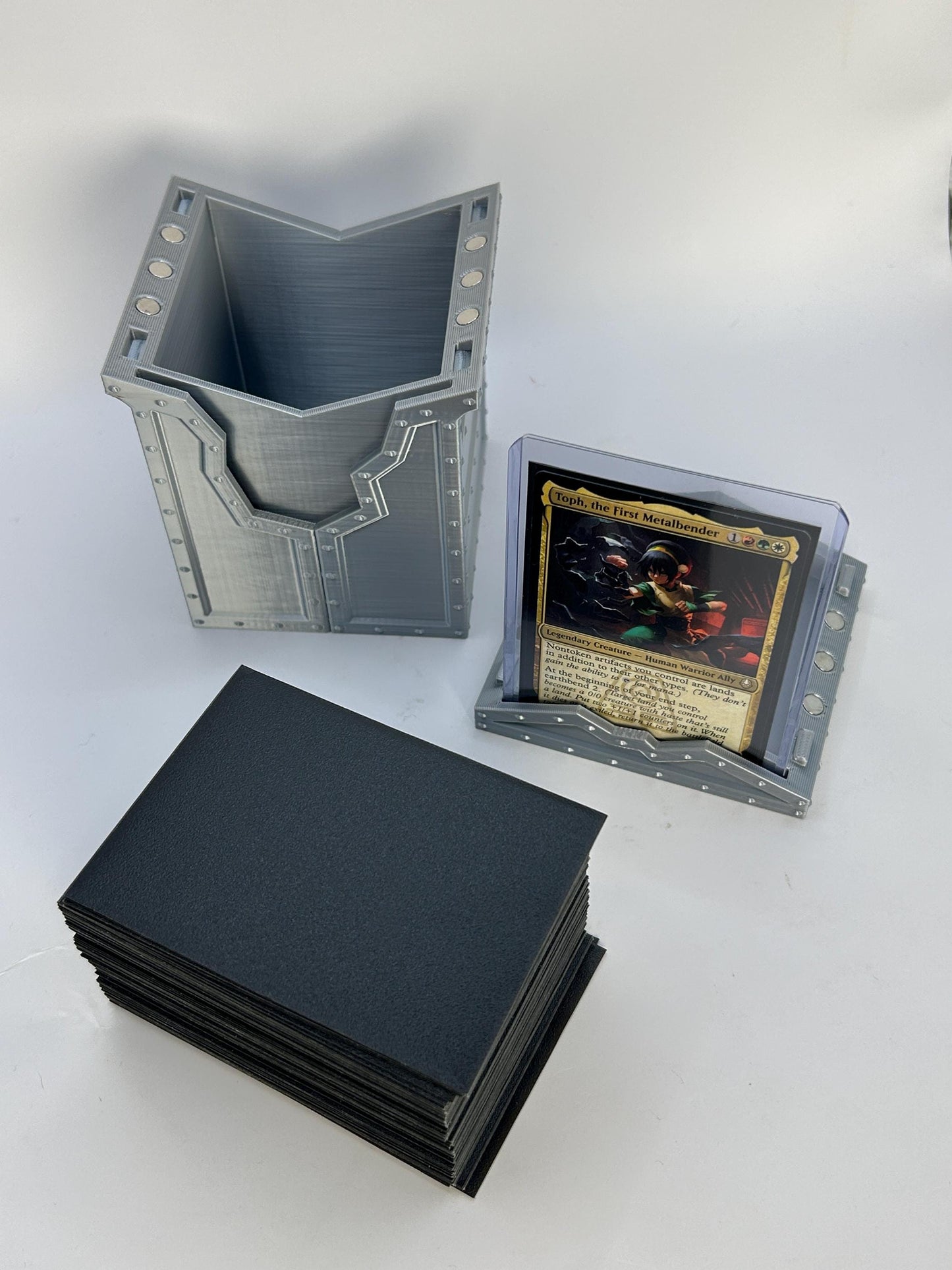 Toph Metalbending Deck Box – Avatar TCG Commander Card Holder (100+ Cards)